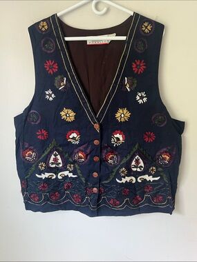 Vintage Forelli Embroidered Boho Vest XL 18/20
🦋